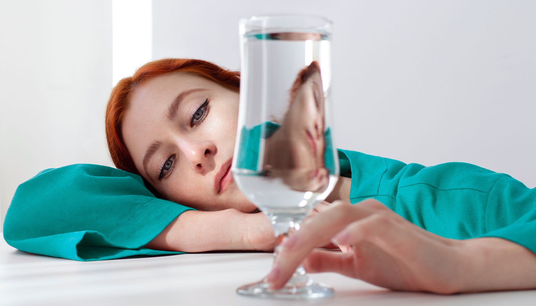 ¿Cuáles son los beneficios y propiedades y por qué es importante tomar agua alcalina antioxidante?